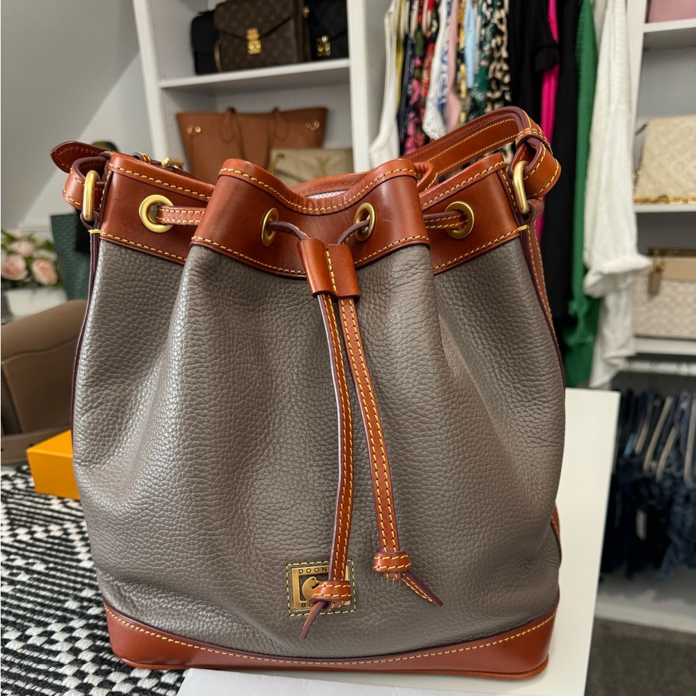 Dooney Dillen drawstring